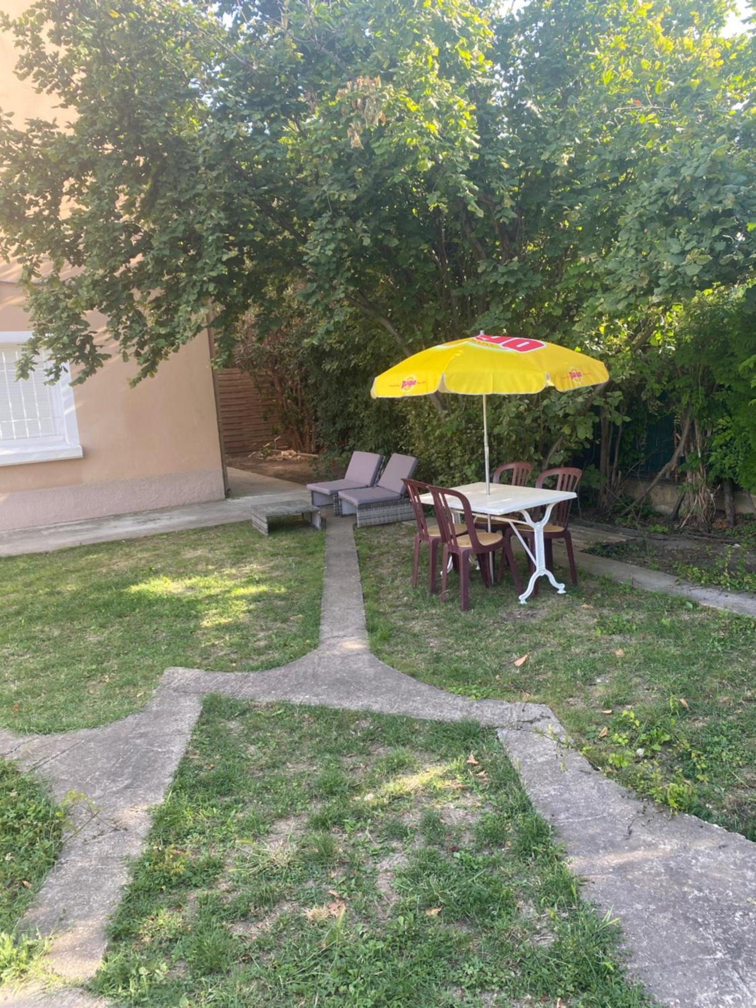 Spa Jardin Prive T3 Independant Dans Villa Morieres-les-Avignon Dış mekan fotoğraf